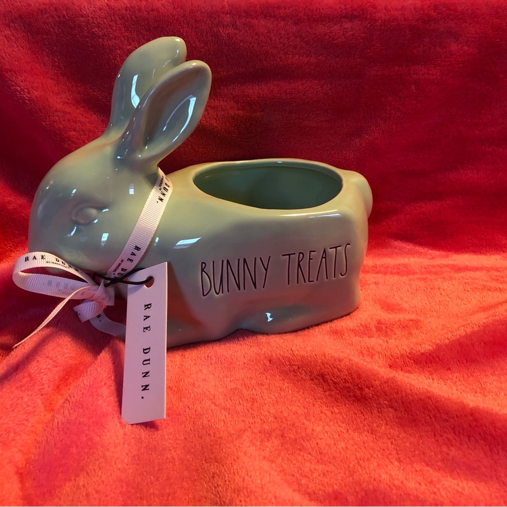 RAE DUNN BUNNY CONTAINER.